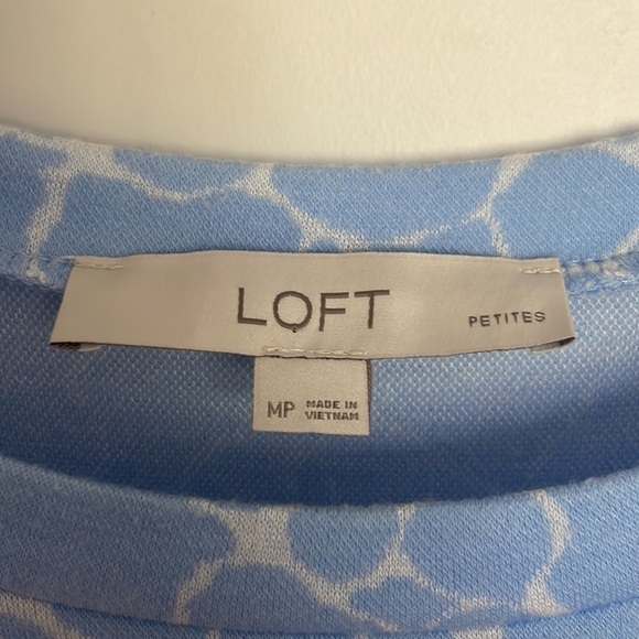 Loft Women’s casual Tiered Dress Light Blue/White MP - Picture 3 of 5